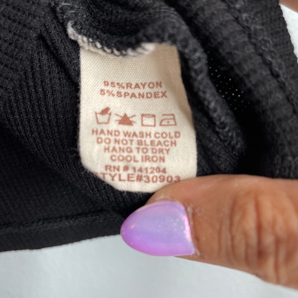 Hem and Thread womens ribbed black short sleeve blouse.size large. - Picture 4 of 4